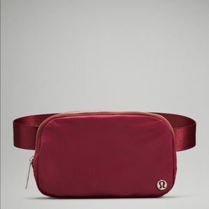 NWOT Lululemon Everywhere Belt Bag